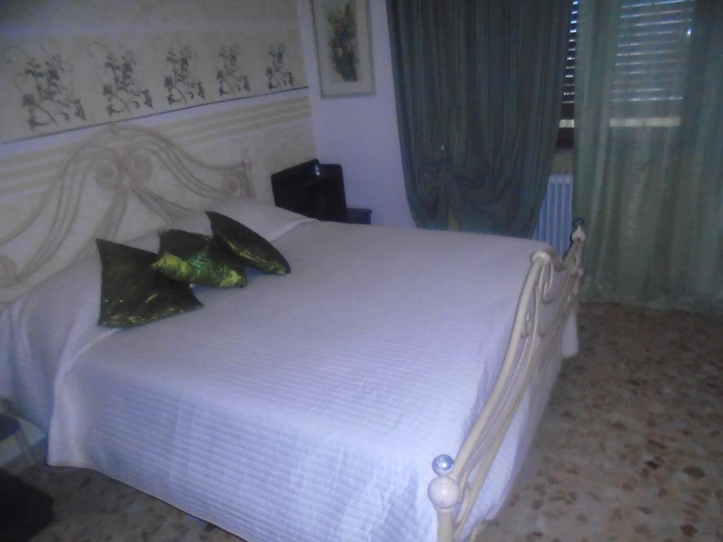 Tropical Bed&Breakfast Лукка Экстерьер фото