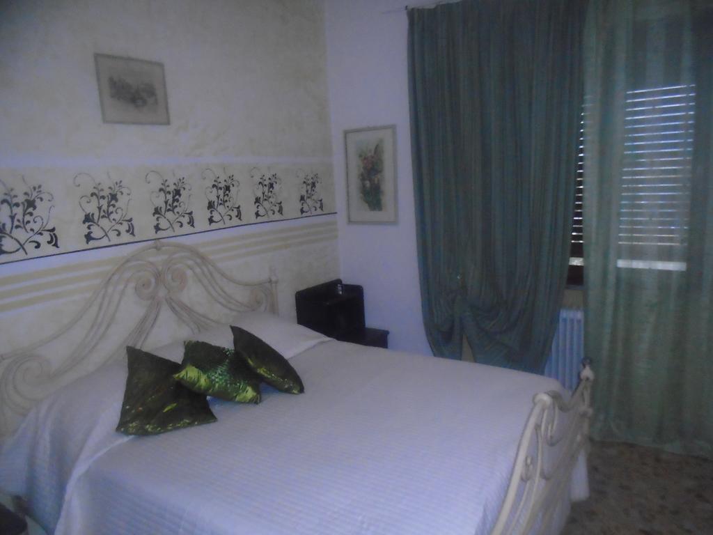 Tropical Bed&Breakfast Лукка Экстерьер фото
