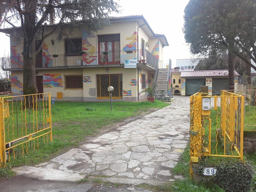 Tropical Bed&Breakfast Лукка Экстерьер фото